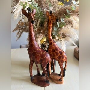 Vintage ￼giraffes
